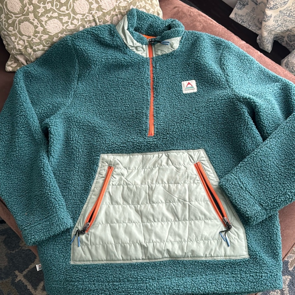 Passenger fleece quarter zip